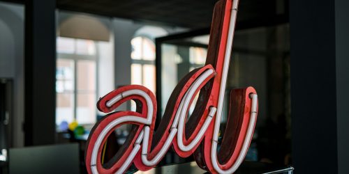 julian-hochgesang-pgTUIohxAs8-unsplash